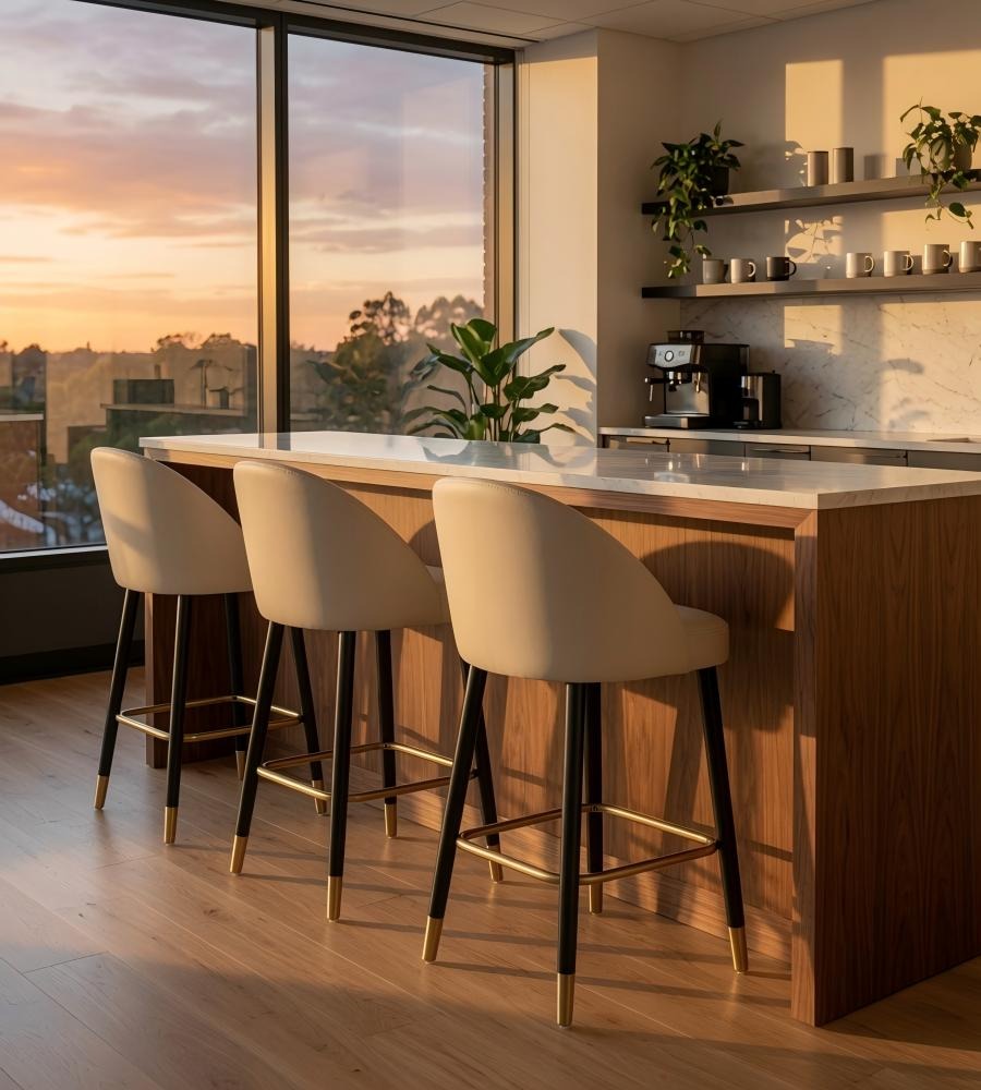 輕奢白色布藝黑色實木腳帶扶手吧椅 Luxury White Velvet Wood Bar Stool