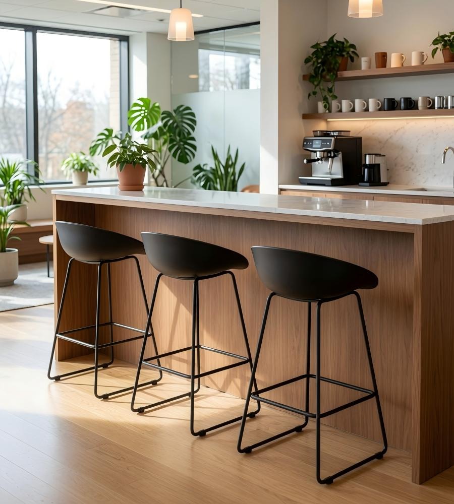 簡約黑色PP鋼架帶腳踏吧椅 Minimalist Bar Stool